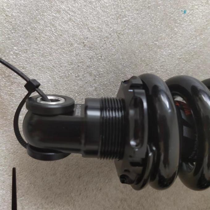 電気スクーターの反動の調節可能なバイクの衝撃吸収材のための油圧後部衝撃吸収材 6